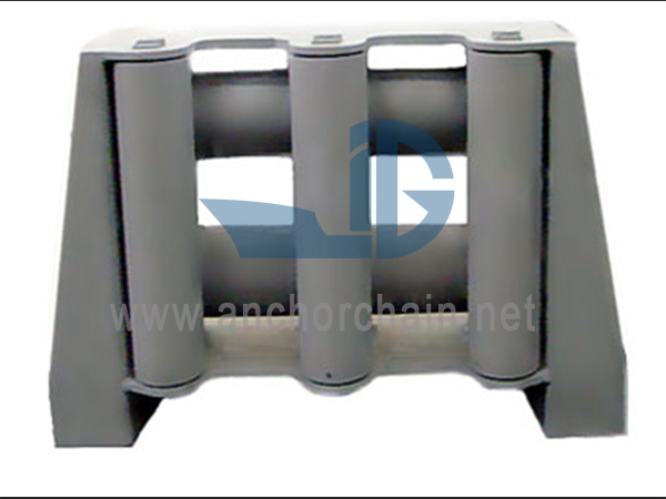 CB 3062-79 Седум ролери Fairlead Тип Д